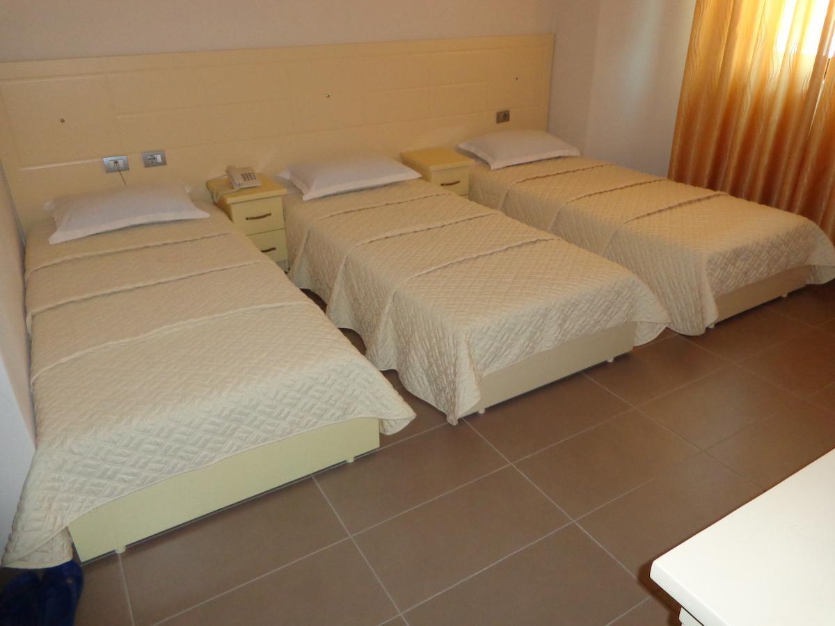 Hotel Piazza Peshkopi Zimmer foto